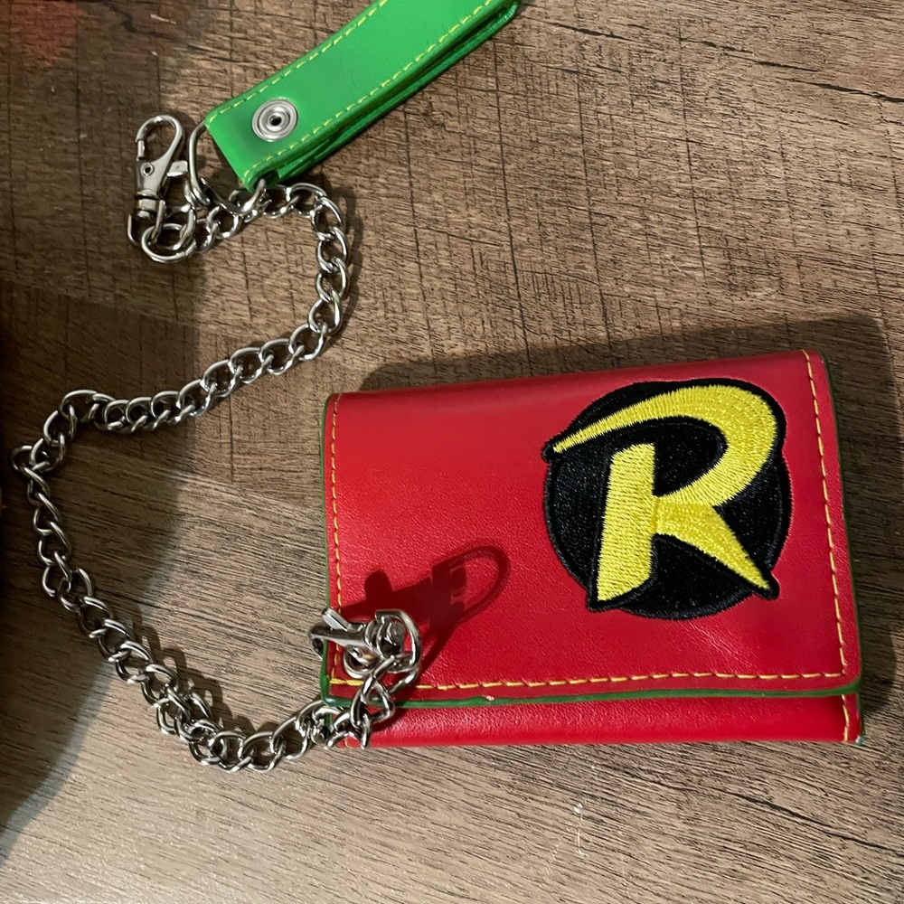 Robin the teen wonder wallet